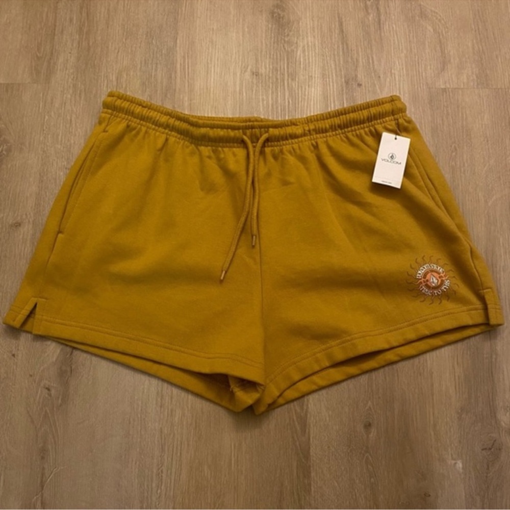 NWT Volcom Just Chill Shorts